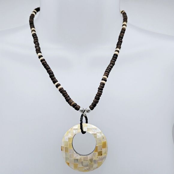 Boho Necklace Mother of Pearl Mosaic Open Circle Pendant Brown Wood Bead Chain - Picture 3 of 11